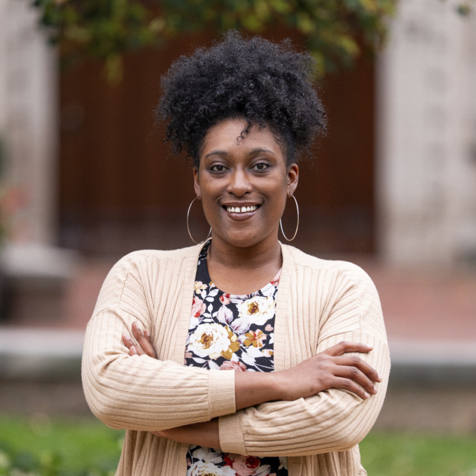 Headshot of Alicia Moore